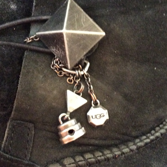 UGG boots with tassels - Picture 2 of 5